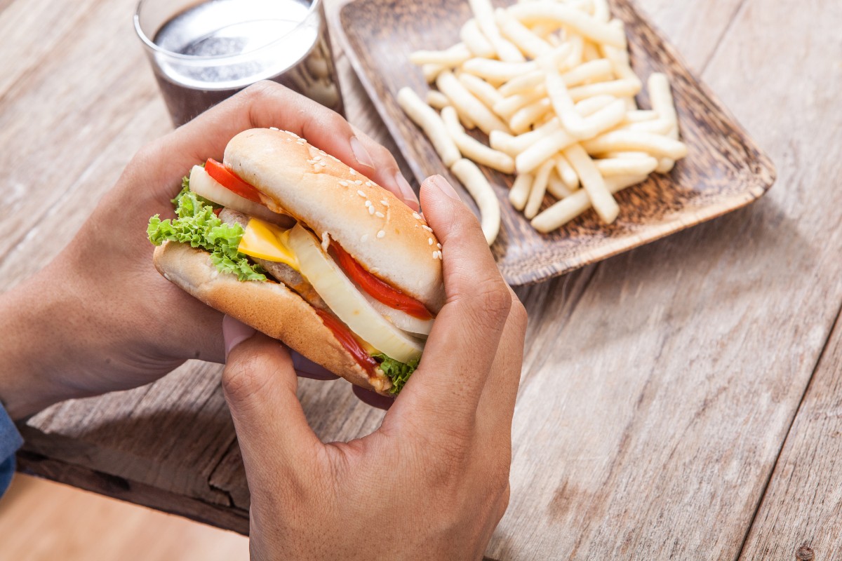 80 歲男性九成都曾患有前列腺肥大！日常惡習如何誘發排尿危機？