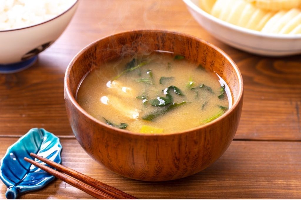 菠菜豆腐湯會致腎結石？醫生揭開真正致結石的2大飲食陷阱！